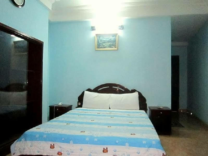 Ha Trang Hotel Хошимин Екстериор снимка