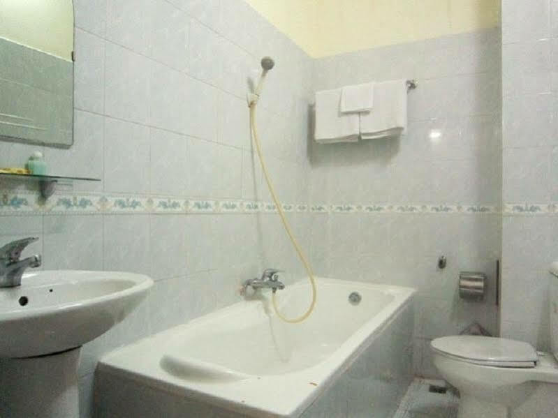 Ha Trang Hotel Хошимин Екстериор снимка