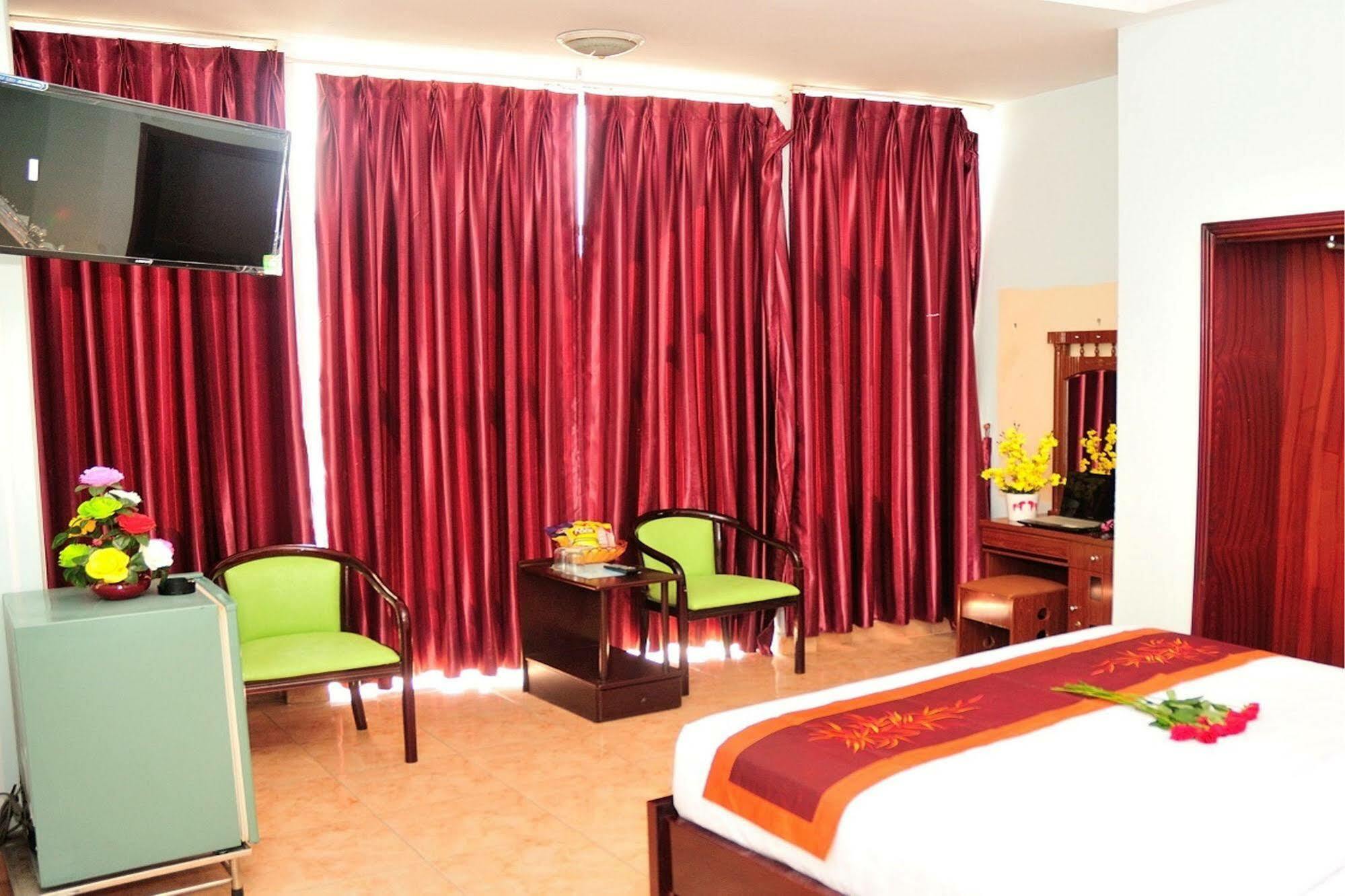 Ha Trang Hotel Хошимин Екстериор снимка