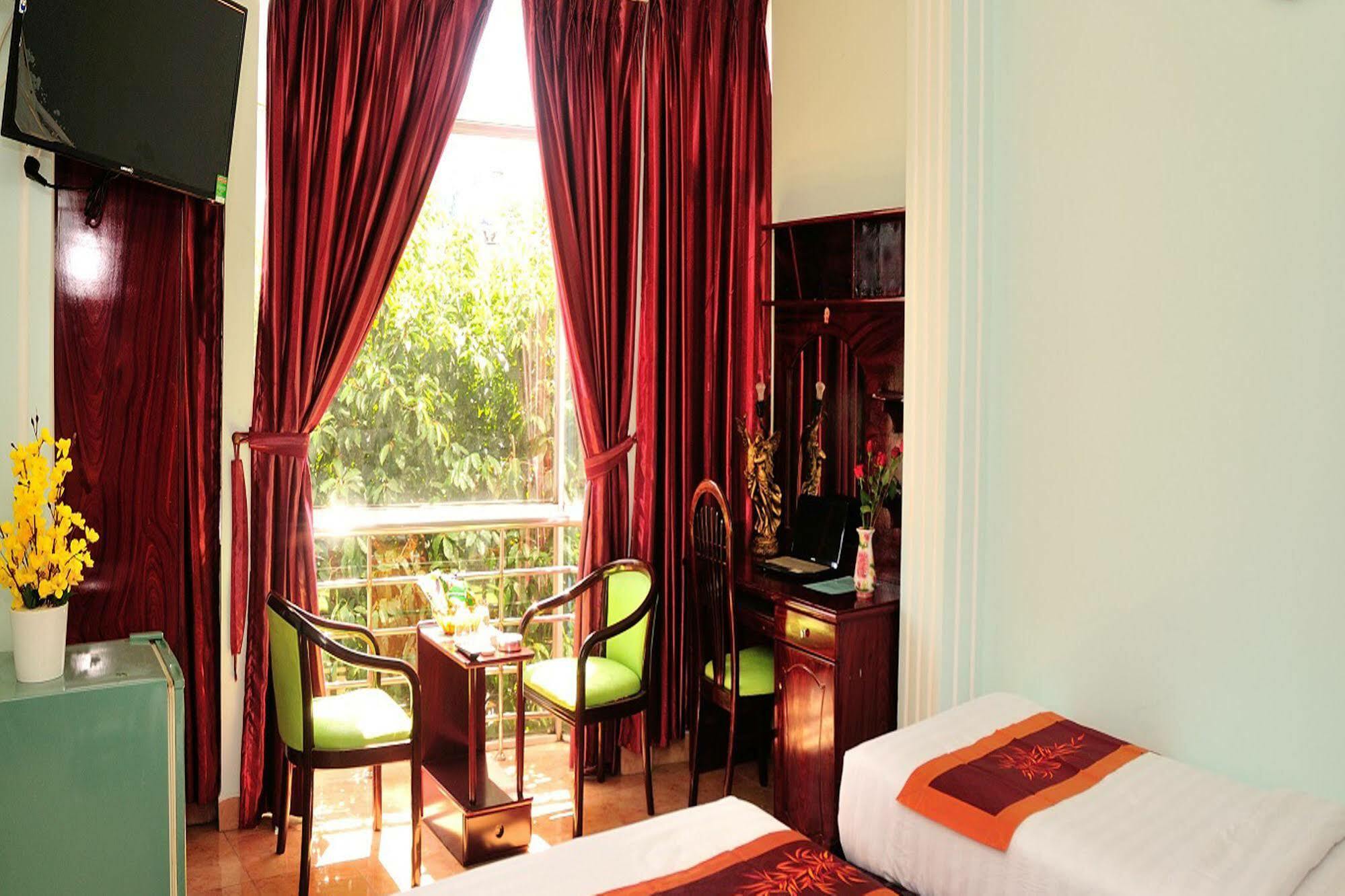 Ha Trang Hotel Хошимин Екстериор снимка