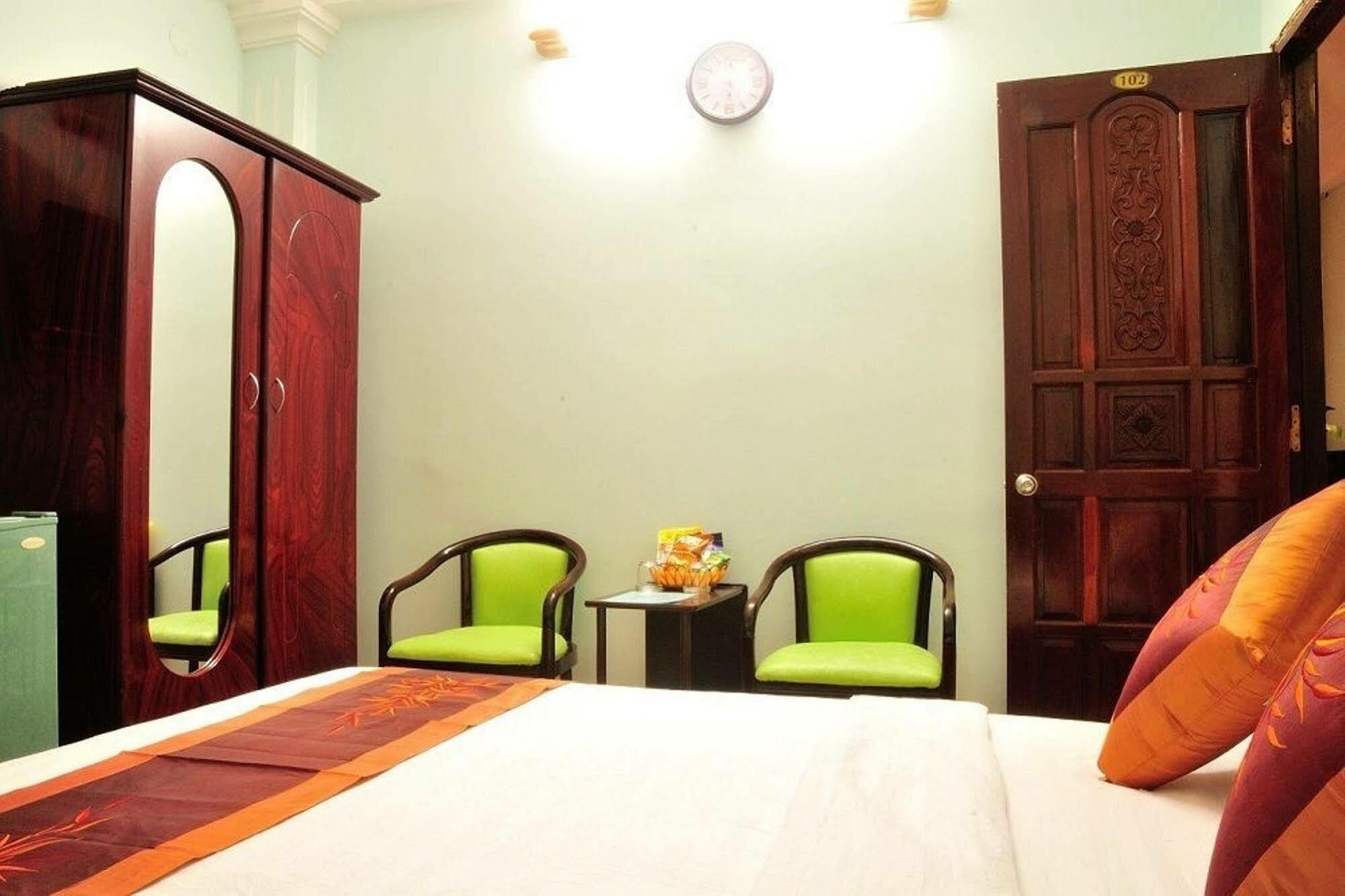 Ha Trang Hotel Хошимин Екстериор снимка
