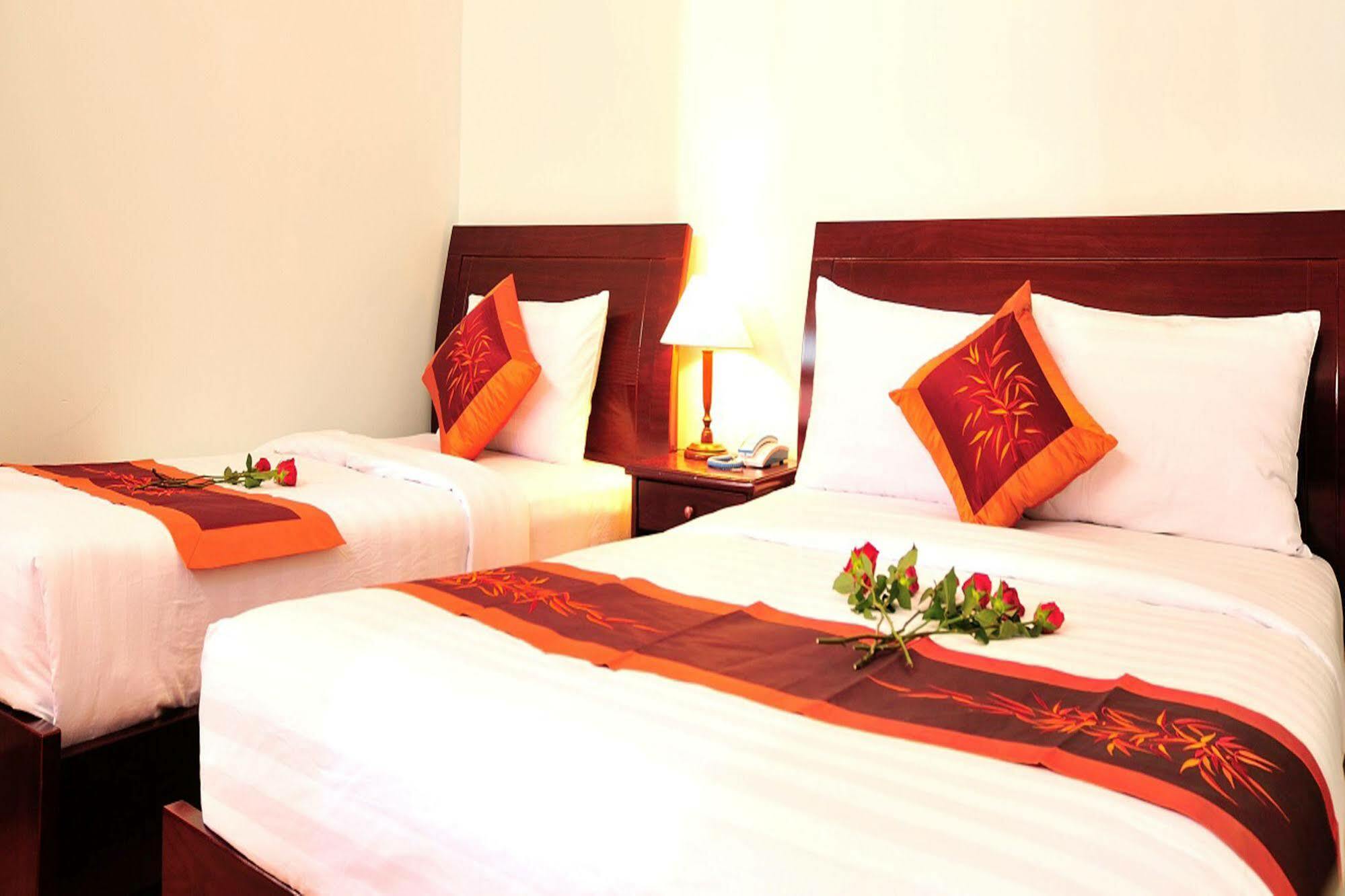 Ha Trang Hotel Хошимин Екстериор снимка
