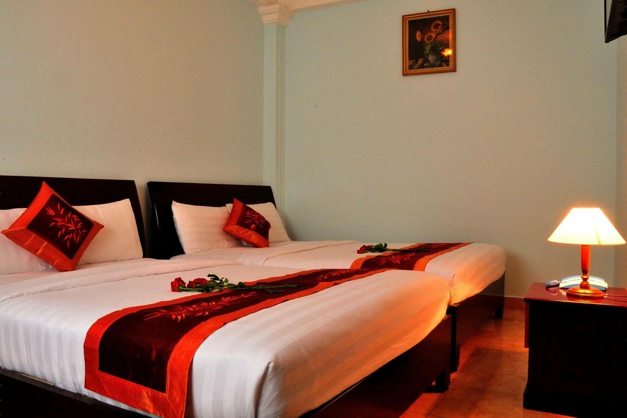 Ha Trang Hotel Хошимин Екстериор снимка